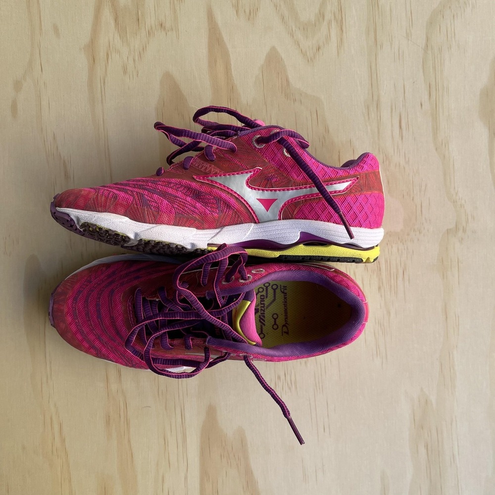 Mizuno Running Shoes Womens Size 6 Pink Mesh Road‎ Athletic Sneakers 410536 4U71